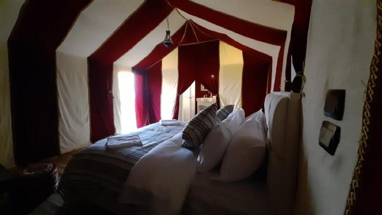 Erg Chebbi Dunes Desert Camp Hotel Merzouga Bagian luar foto