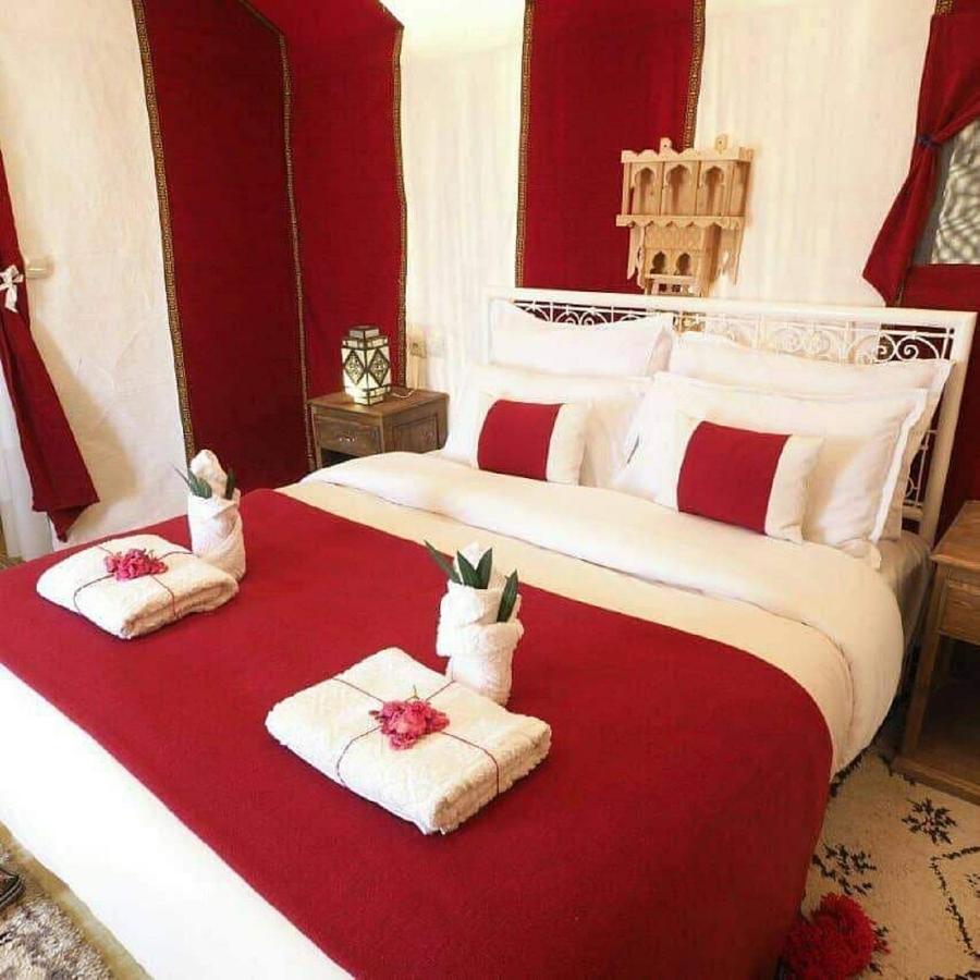 Erg Chebbi Dunes Desert Camp Hotel Merzouga Bagian luar foto