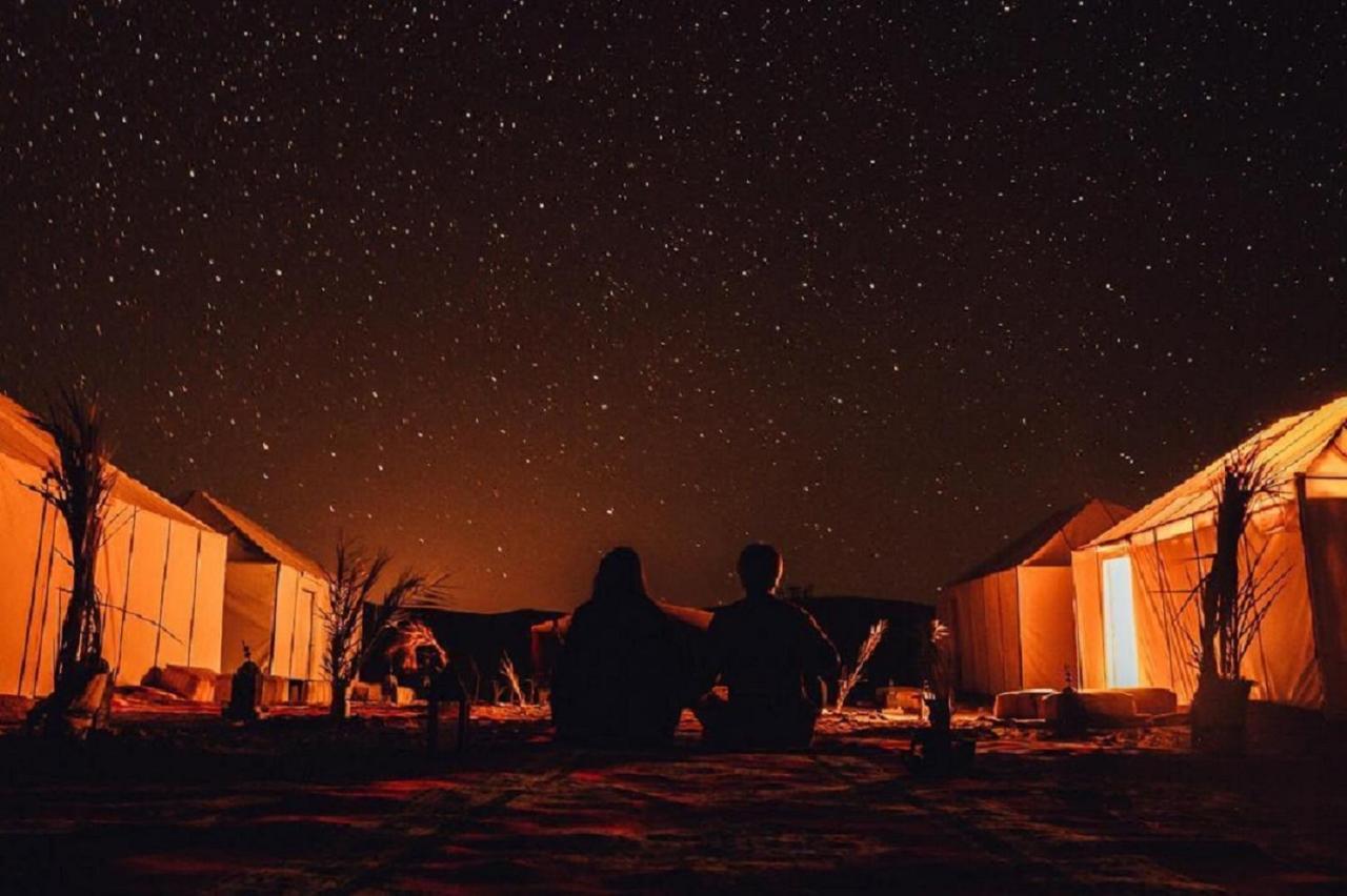 Erg Chebbi Dunes Desert Camp Hotel Merzouga Bagian luar foto