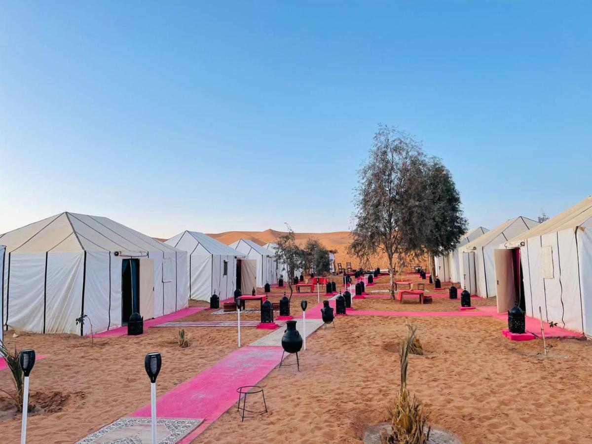 Erg Chebbi Dunes Desert Camp Hotel Merzouga Bagian luar foto