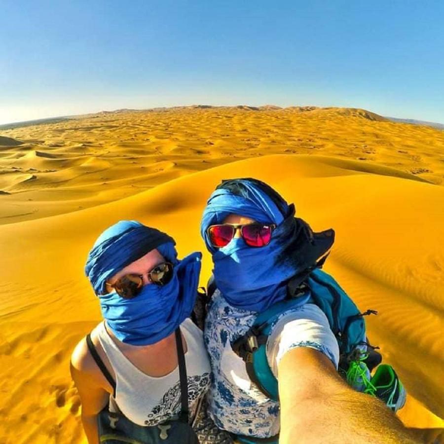 Erg Chebbi Dunes Desert Camp Hotel Merzouga Bagian luar foto