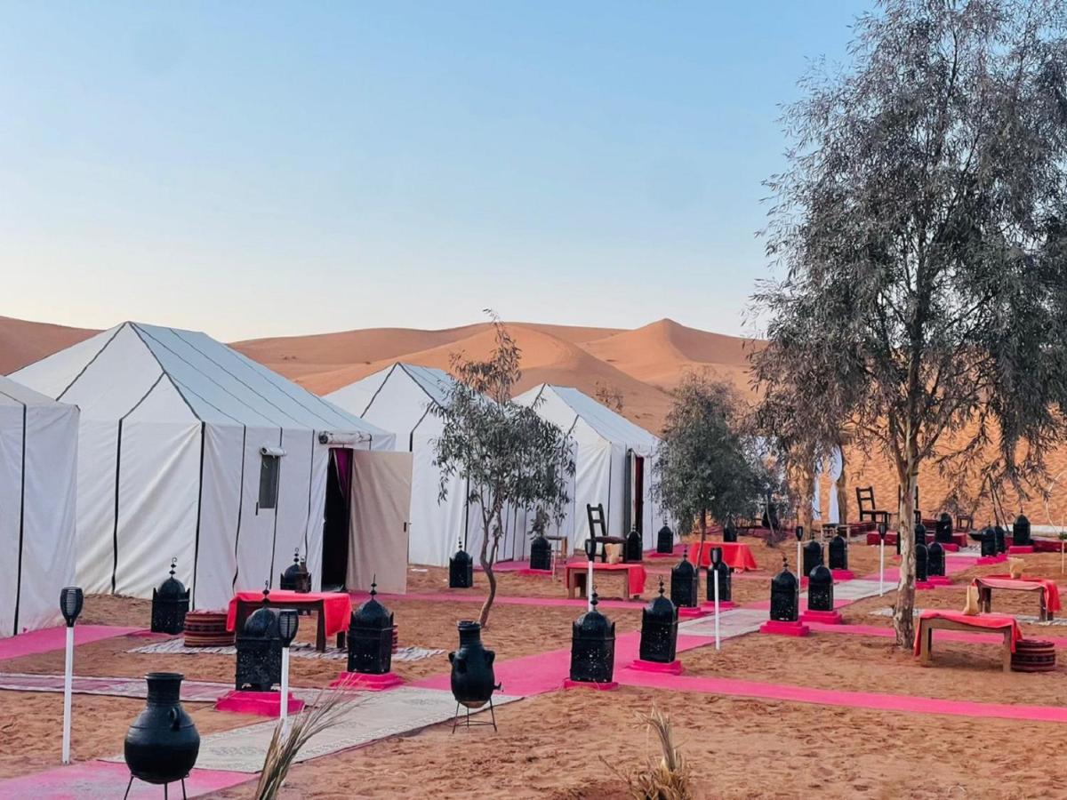 Erg Chebbi Dunes Desert Camp Hotel Merzouga Bagian luar foto
